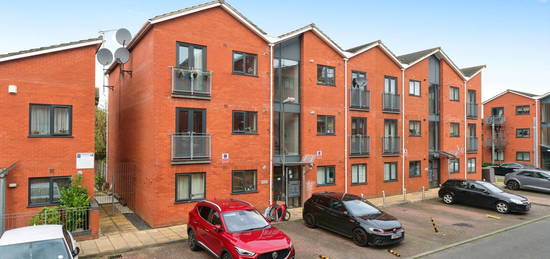 Flat for sale in Slade Way, Mitcham CR4