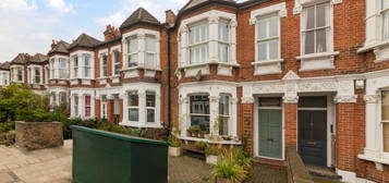 5 bedroom terraced house for sale