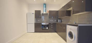 3 bed flat to rent