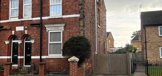 3 bed end terrace house to rent