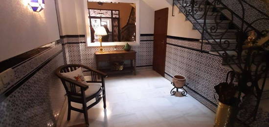 Chalet adosado en venta en calle Sagasta