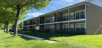 2904 Elizabeth Ave Apt 2S, Zion, IL 60099