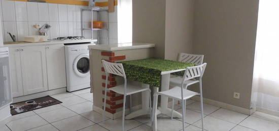 F2 EN DUPLEX SECTEUR ST MARTIN - LOUE