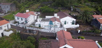 Conjunto de 2 casinhas no Pico (Ribeiras, Caminho de Cima) Azores