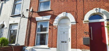 2 bedroom terraced house