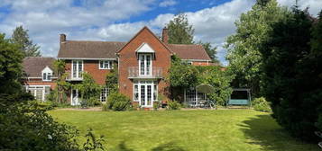 6 bedroom detached house for sale