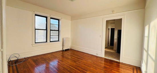 33-09 31st Ave #3G, Astoria, NY 11106