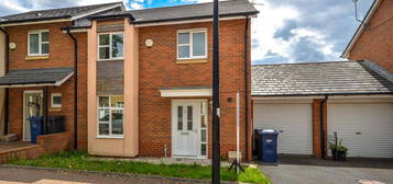 3 bedroom semi-detached house to rent