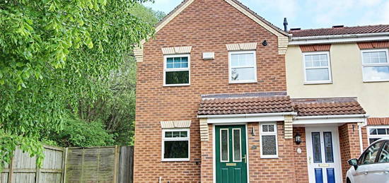 Town house to rent in Foyers Way, Riverside, Chesterfield, Derbyshire S41