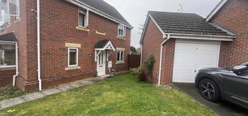 3 bedroom semi-detached house to rent