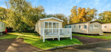 2 bedroom lodge for sale