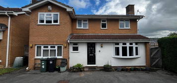 5 bedroom detached house to rent