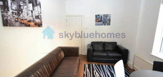 5 bedroom terraced house