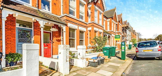 Flat for sale in Cissbury Road, Hove, East Sussex BN3