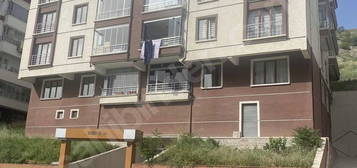 SELÇUKLU CADDESİNDE GENİŞ FERAH 3+1 SATILIK DAİRE