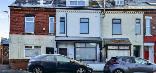 7 bedroom terraced house