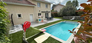 Villa de 6 pièces de 116m2 avec piscine