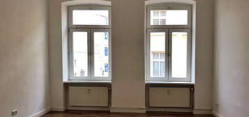 Helle 2-Zimmer-Wohnung im Stadtzentrum mit Balkon und Einbauküche!