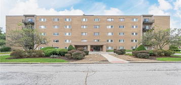 20333 Detroit Rd Apt 513, Rocky River, OH 44116