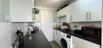 2 bed flat to rent