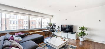 Flat to rent in Queensway, Queensway, London W2