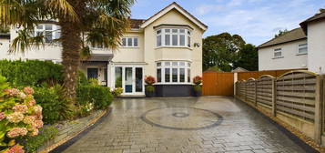 4 bed semi-detached house for sale