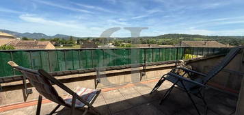 Appartement avec balcon et terrasse à Valréas