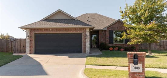 9033 NW 93rd Cir, Yukon, OK 73099