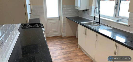 2 bedroom terraced house