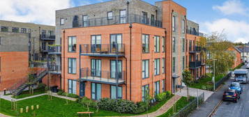 Flat for sale in Milford Road, Reading, Berkshire RG1