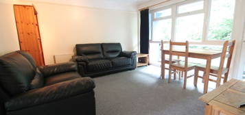 3 bed flat to rent