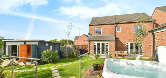 4 bed detached house for sale