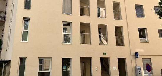 Stadthaus - Metahofgasse 5; 3 Zimmer Wohnung mit Terrasse TOP 1, [GF,MHG]