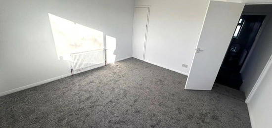 2 bedroom maisonette