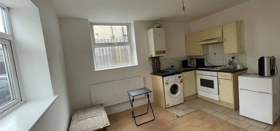 Property to rent in Spring Bank, Hull HU3