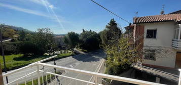 Quadrilocale 80 m², Centro, Recanati