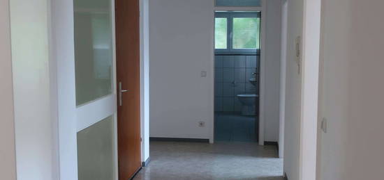 Ansprechende, helle 4-Zimmer-Hochparterre-Wohnung mit Balkon in Keltern-Dietlingen