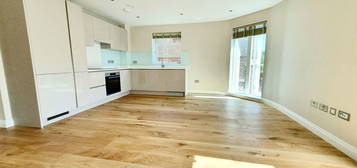 3 bed flat to rent