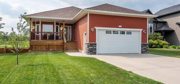 5804 Meadow Way, Cold Lake, AB T9M 0E7