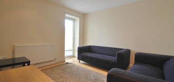 3 bed flat to rent