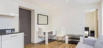 Flat to rent in Harrowby Street, Marylebone, London W1H