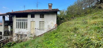 CASA SEMINDIPENDENTE A CASTELLAMONTE