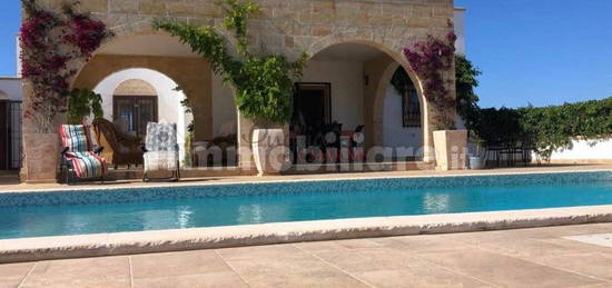 Villa unifamiliare, ottimo stato, 9615 m², Ostuni Costa, Ostuni