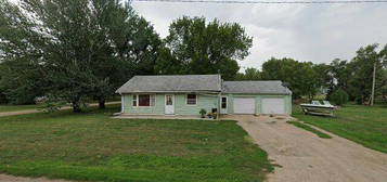 207 E  Division St, White Lake, SD 57383