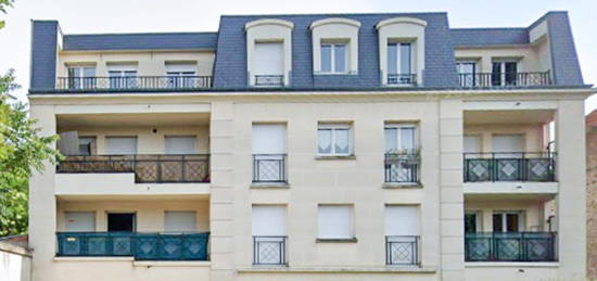 APPARTEMENT AVEC BALCON ET BOX