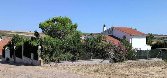 Casa rural en calle Arroyo de la Pizarrilla, Este, Mérida