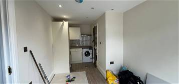 Studio to rent in Sherborne Avenue, Southall UB2