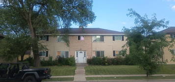 5730 N 91st St Apt -4, Milwaukee, WI 53225