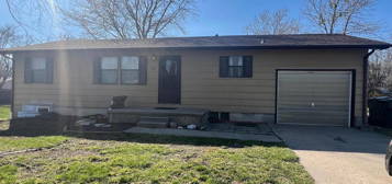 103 Eric Dr, Walton, KS 67151