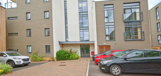 Flat for sale in Firepool View, Taunton, Somerset TA1